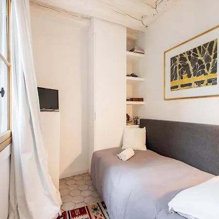 Charmant Appartement, Ile St Louis, 4th Ard, Calme Et Central