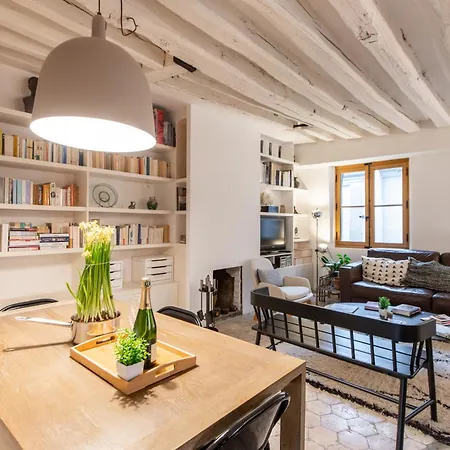 Charmant Appartement, Ile St Louis, 4th Ard, Calme Et Central